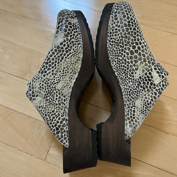 Bighorn Leopard Slotted Leather Clogs 37 NWOB - Picture 6 of 10
